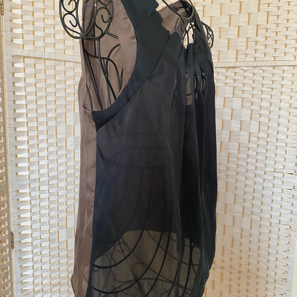 NWT Banana Republic Sleeveless Satin Top - Picture 2 of 7